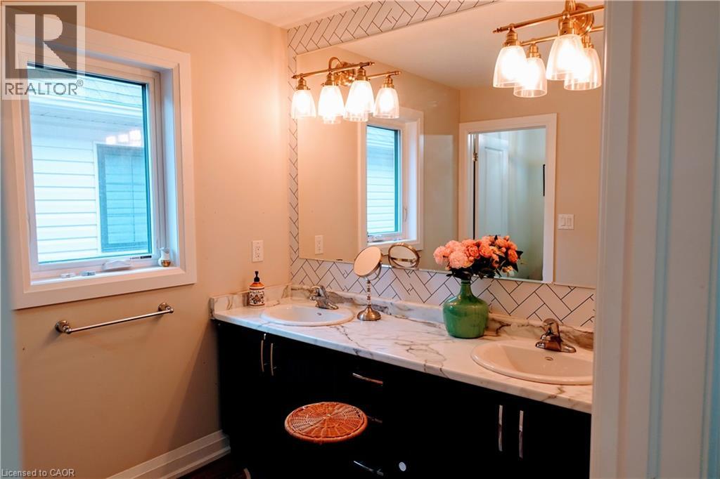 304 SEDGEWOOD Street, Kitchener, Ontario, N2P0J6 — Photo 12