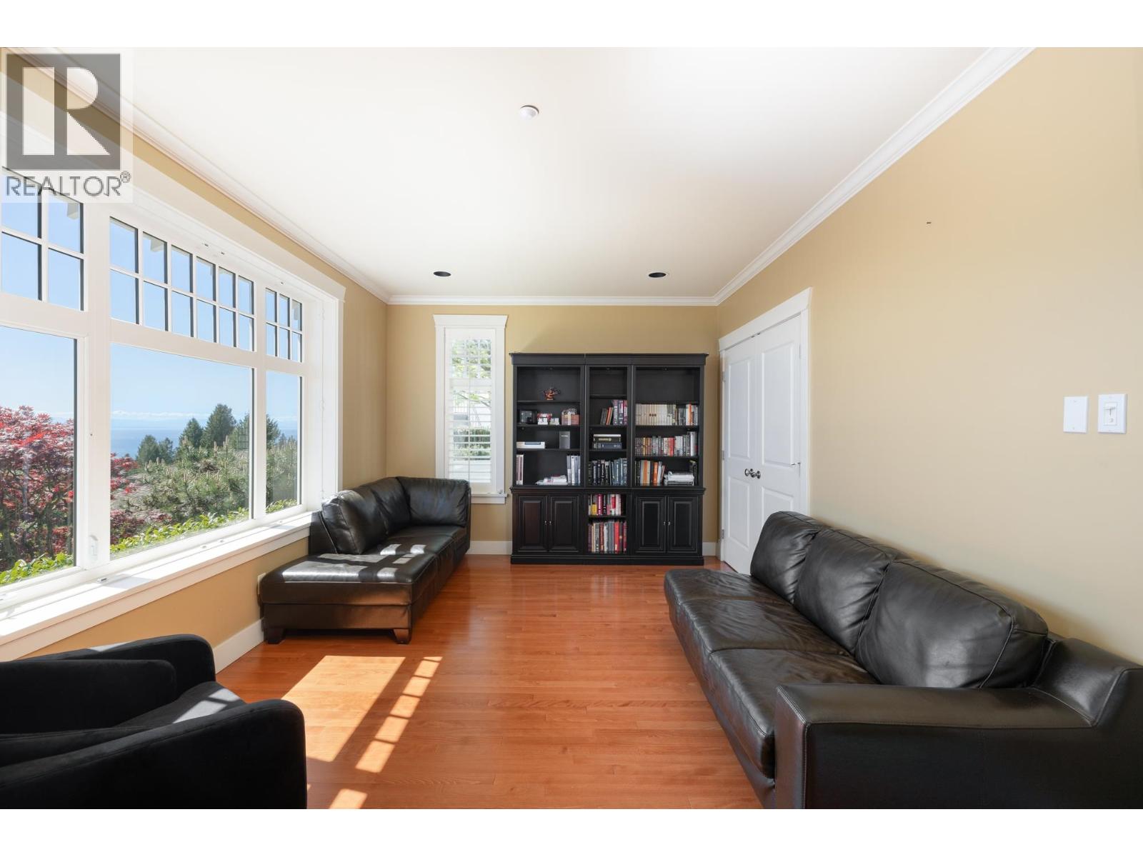2353 ORCHARD LANE, West Vancouver