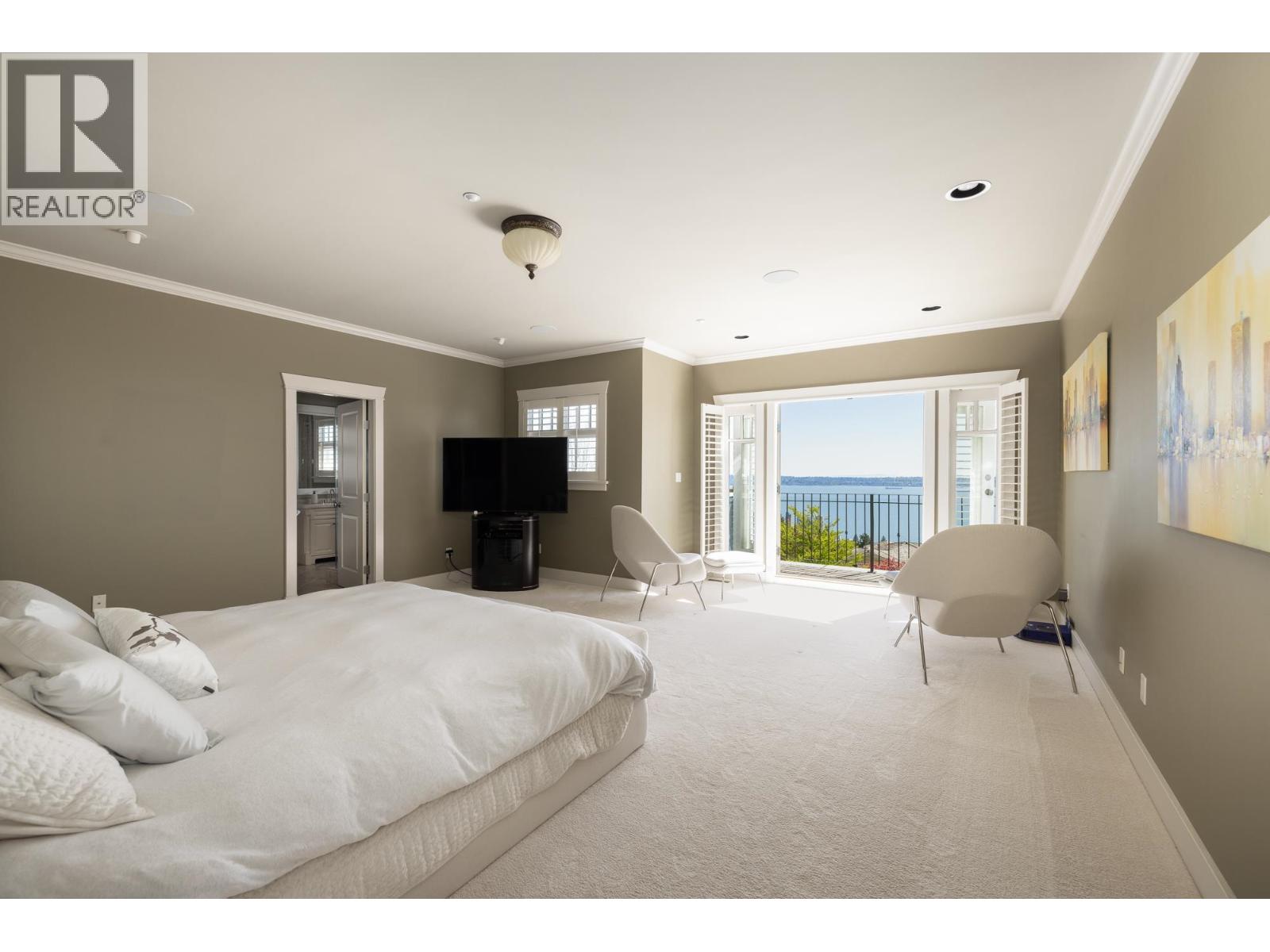 2353 ORCHARD LANE, West Vancouver