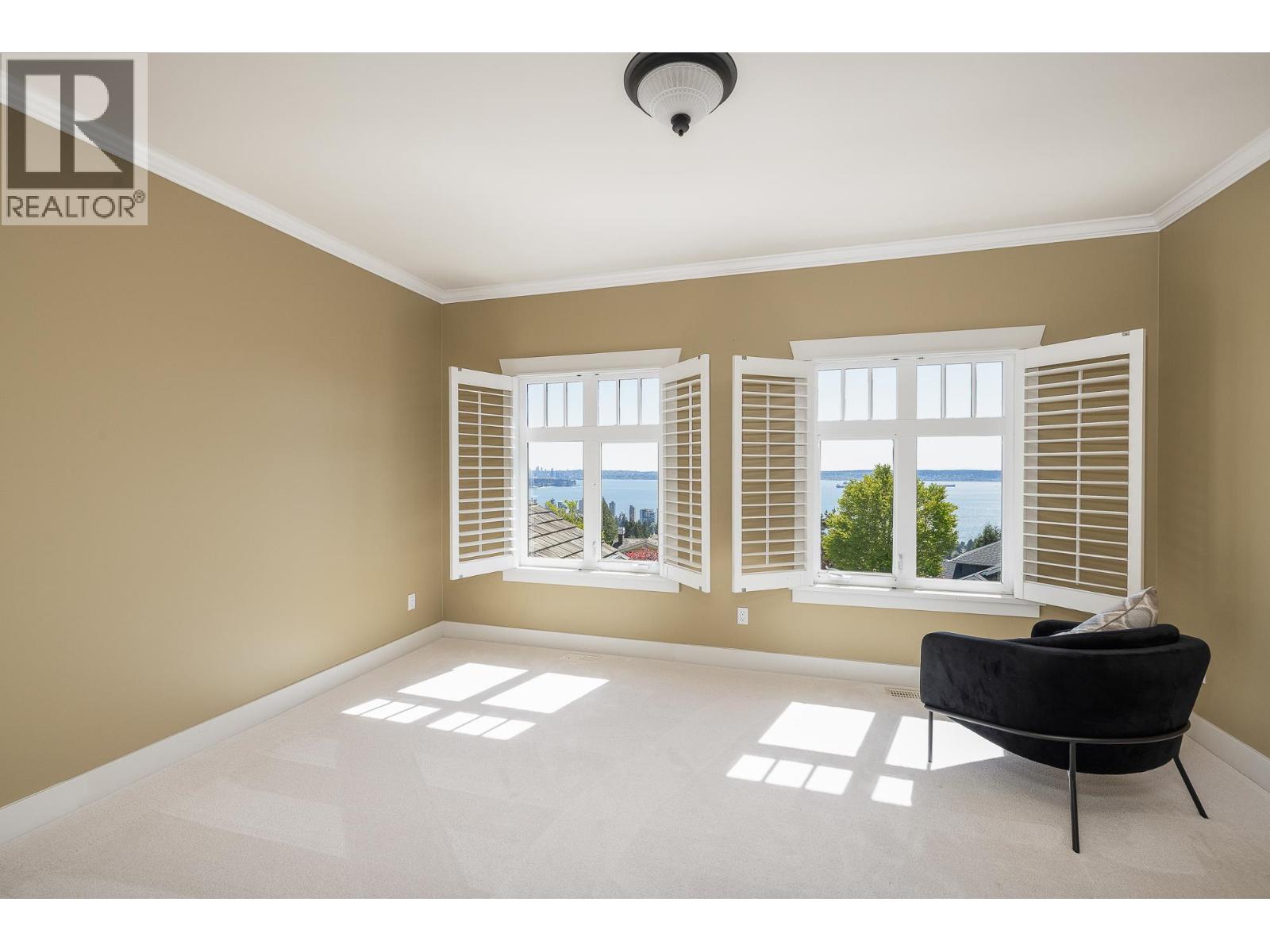 2353 ORCHARD LANE, West Vancouver