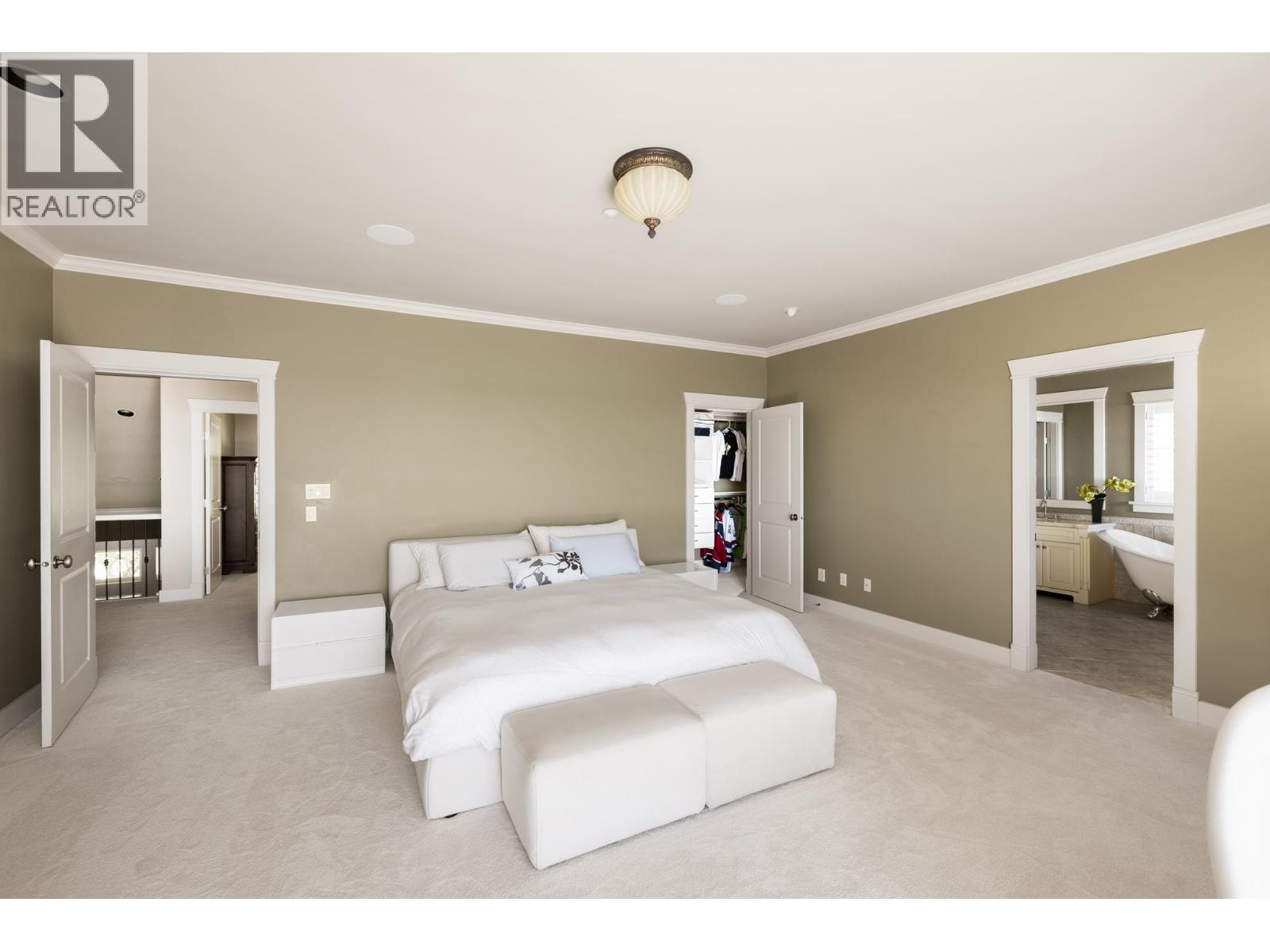 2353 ORCHARD LANE, West Vancouver