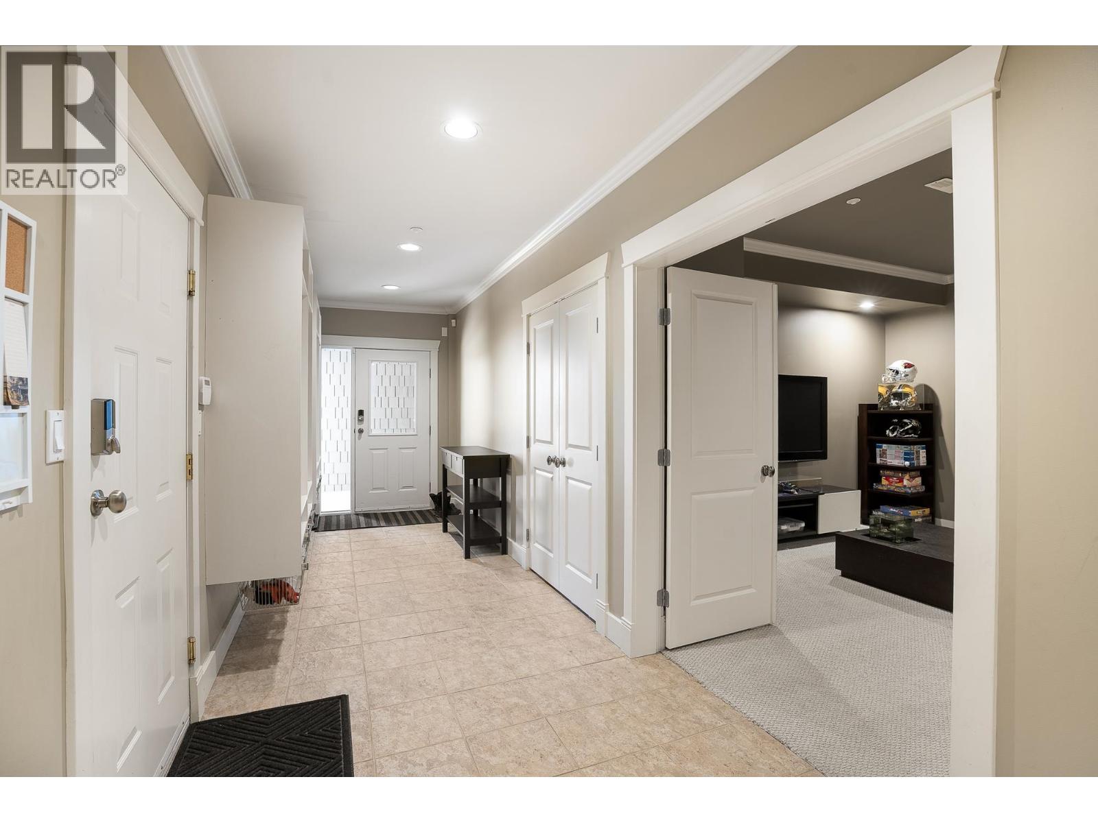 2353 ORCHARD LANE, West Vancouver
