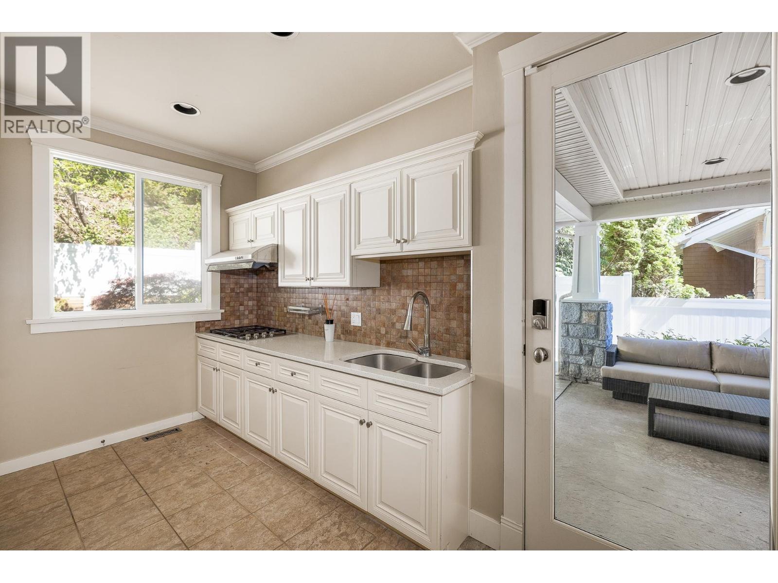 2353 ORCHARD LANE, West Vancouver