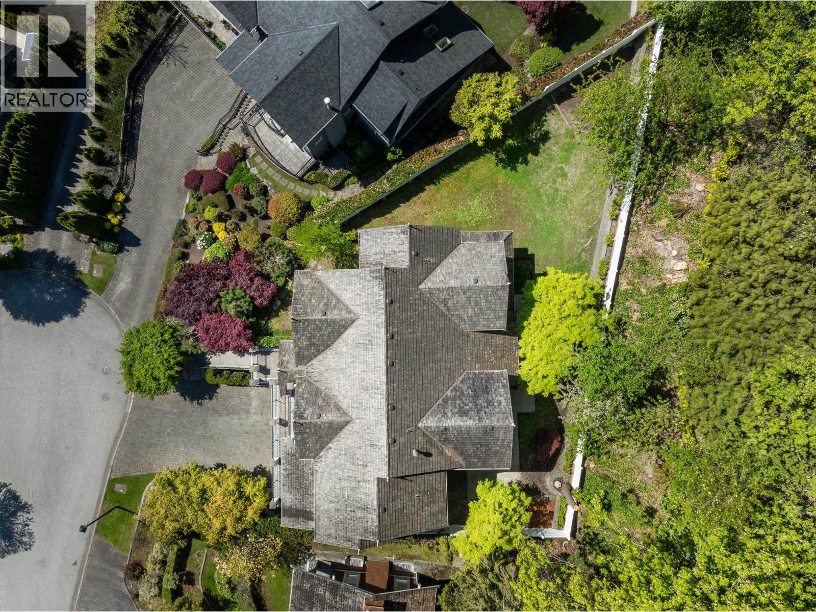 2353 ORCHARD LANE, West Vancouver