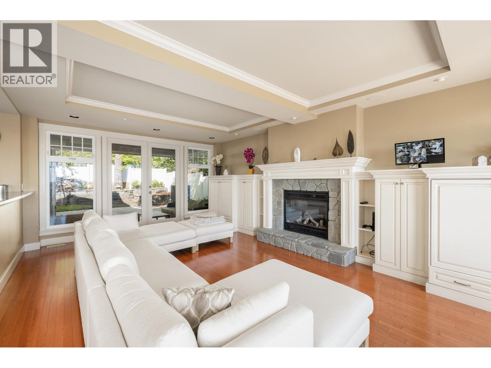 2353 ORCHARD LANE, West Vancouver