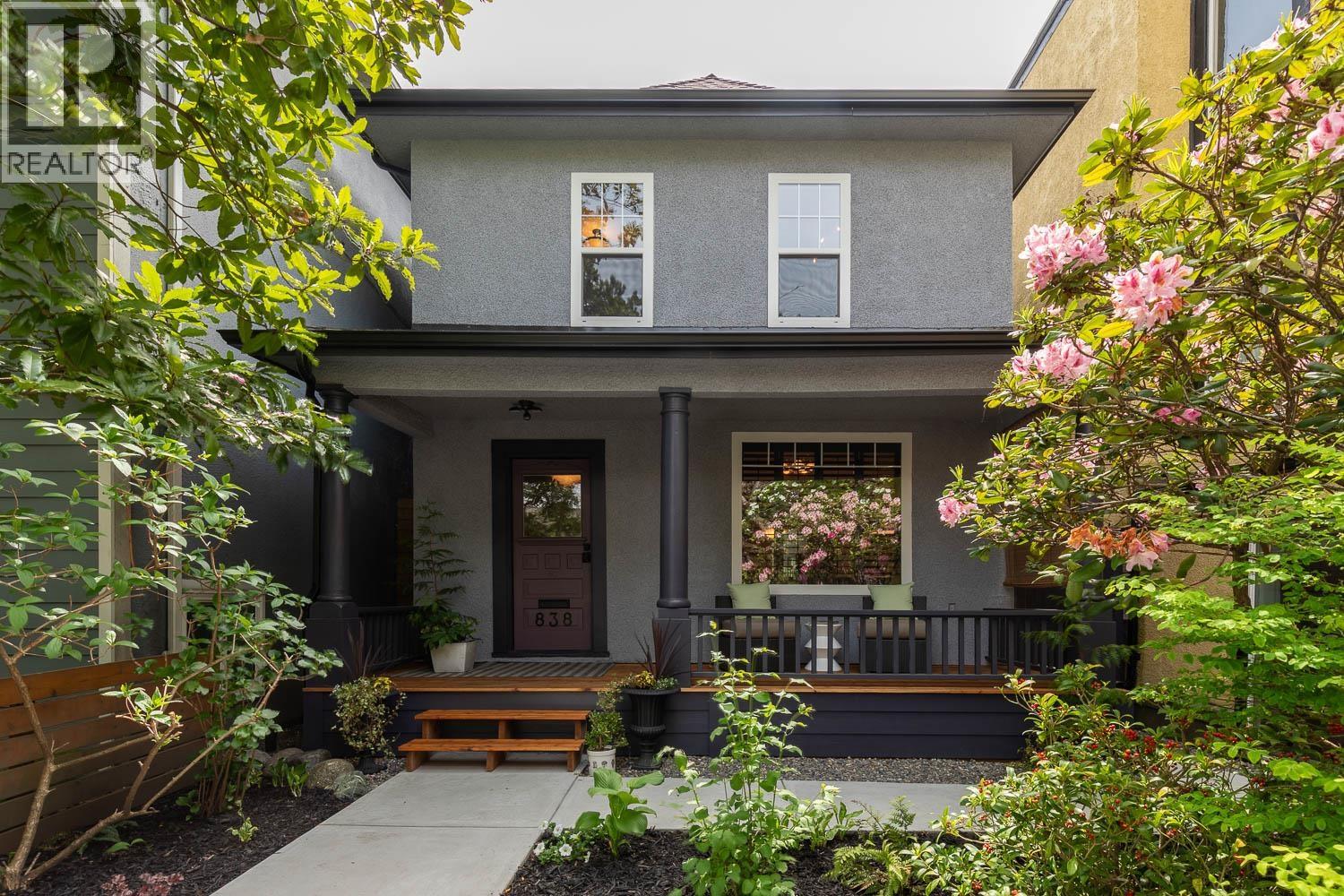838 E PENDER STREET