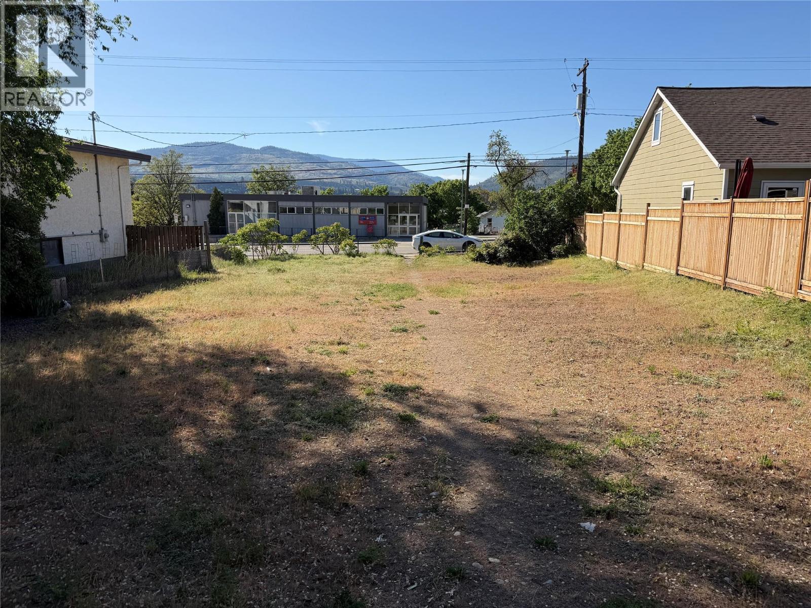 548 Fairiew Road, Oliver