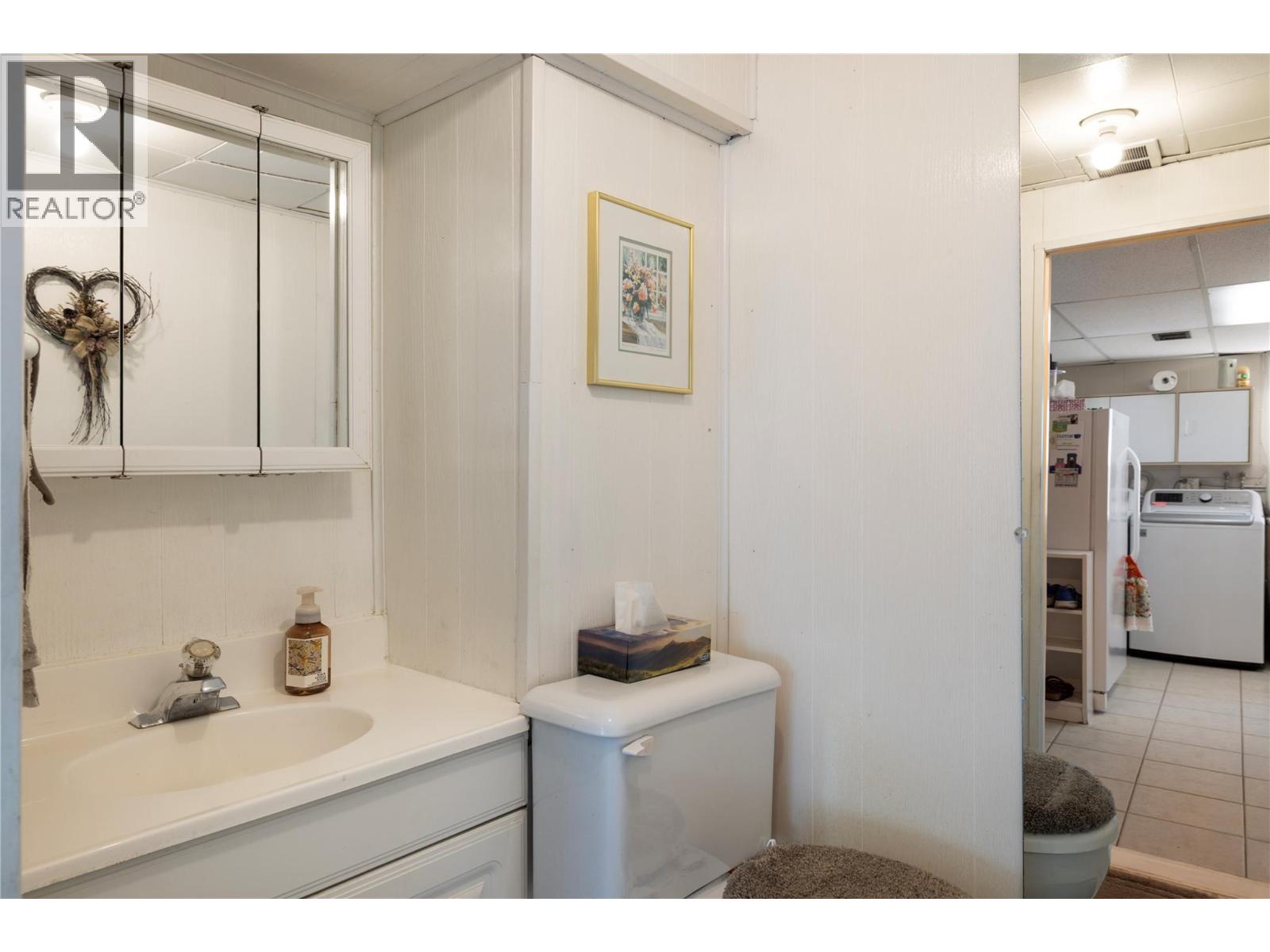 661 Bay Avenue - 16