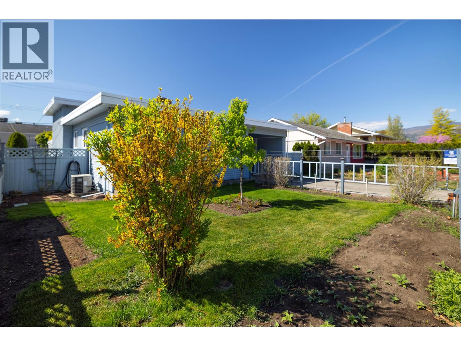 661 Bay Avenue - 38