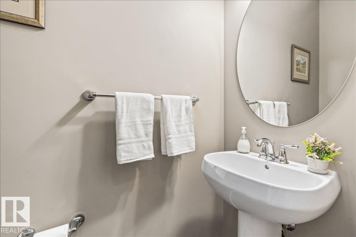 2108 77 ST SW, Edmonton