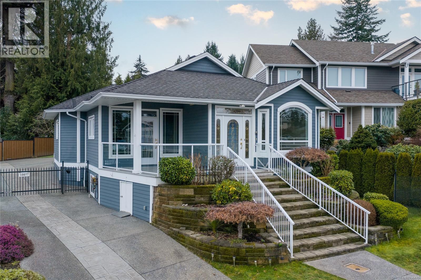 10077 Island View Close - 1