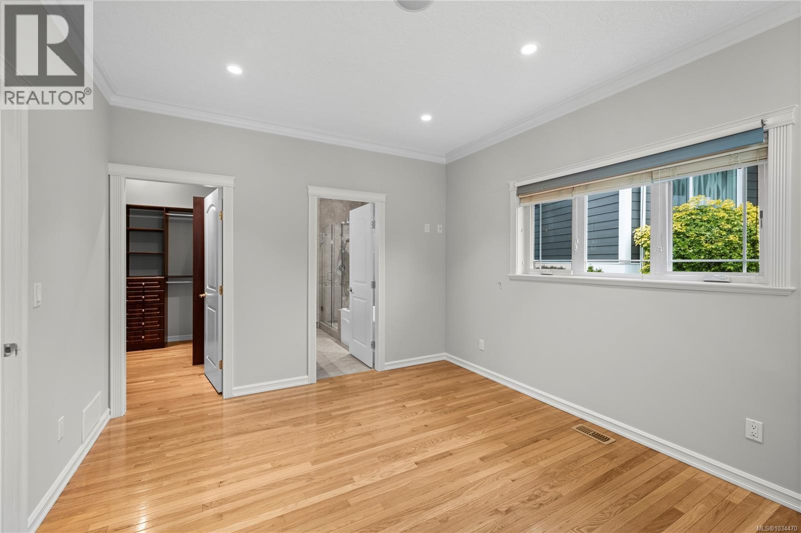 10077 Island View Close - 13