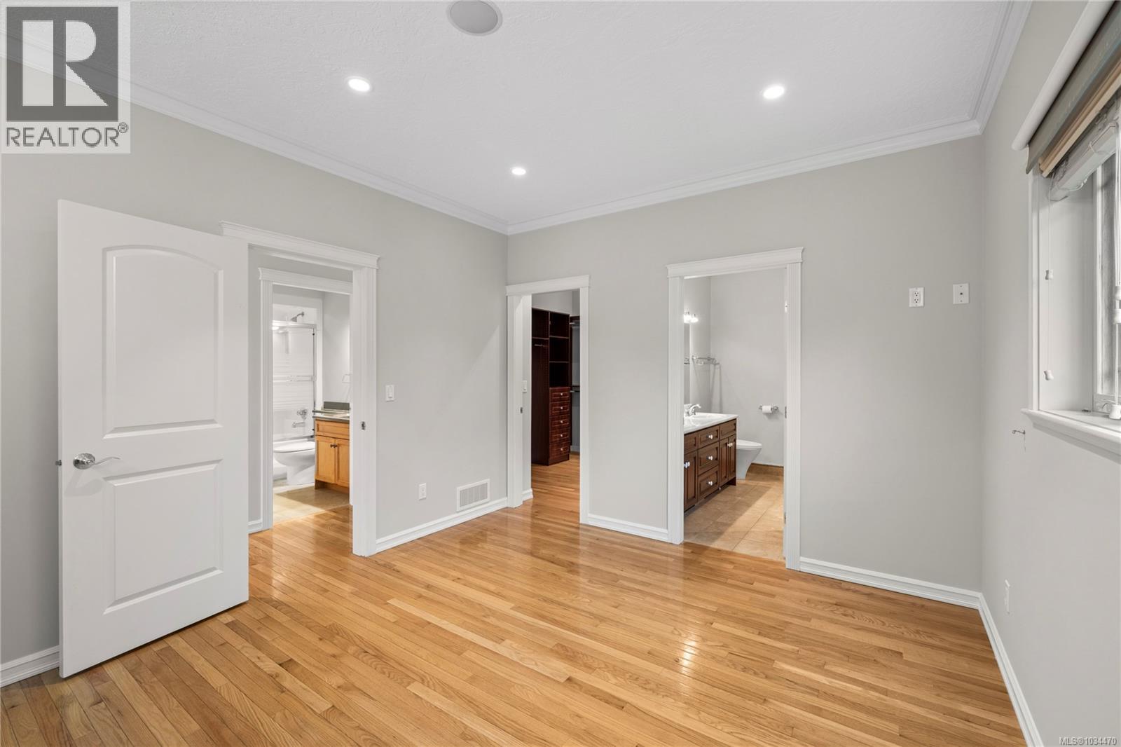 10077 Island View Close - 14