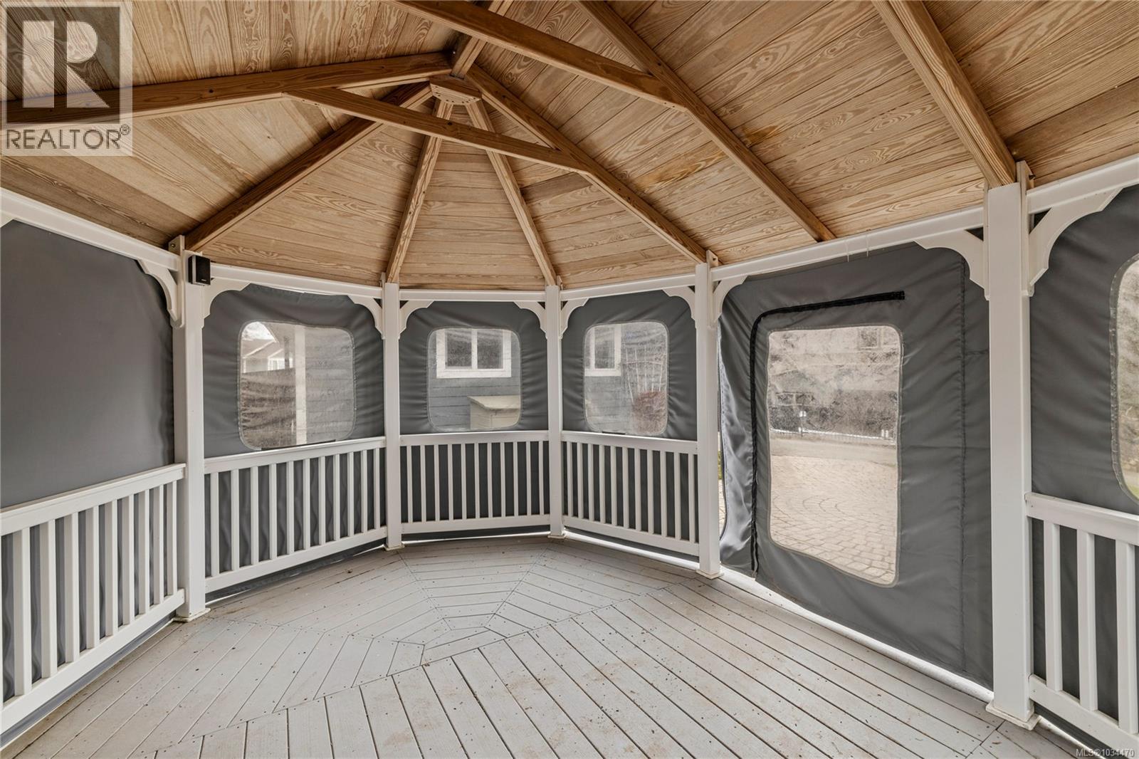 10077 Island View Close - 36