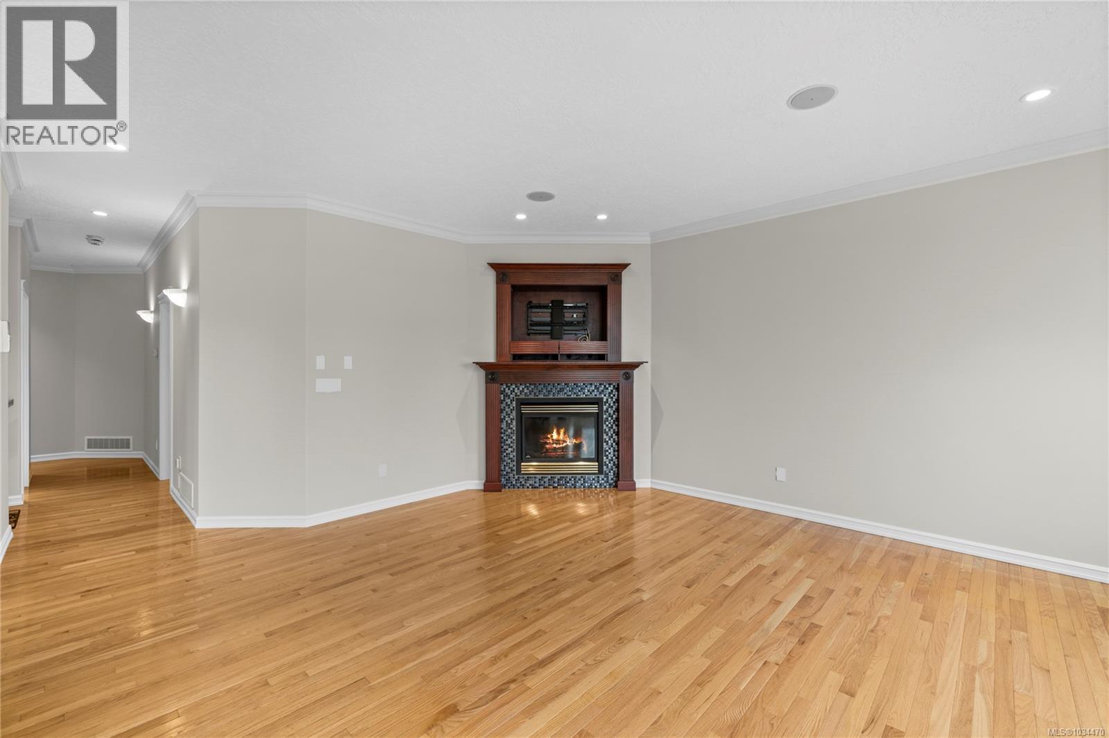 10077 Island View Close - 7