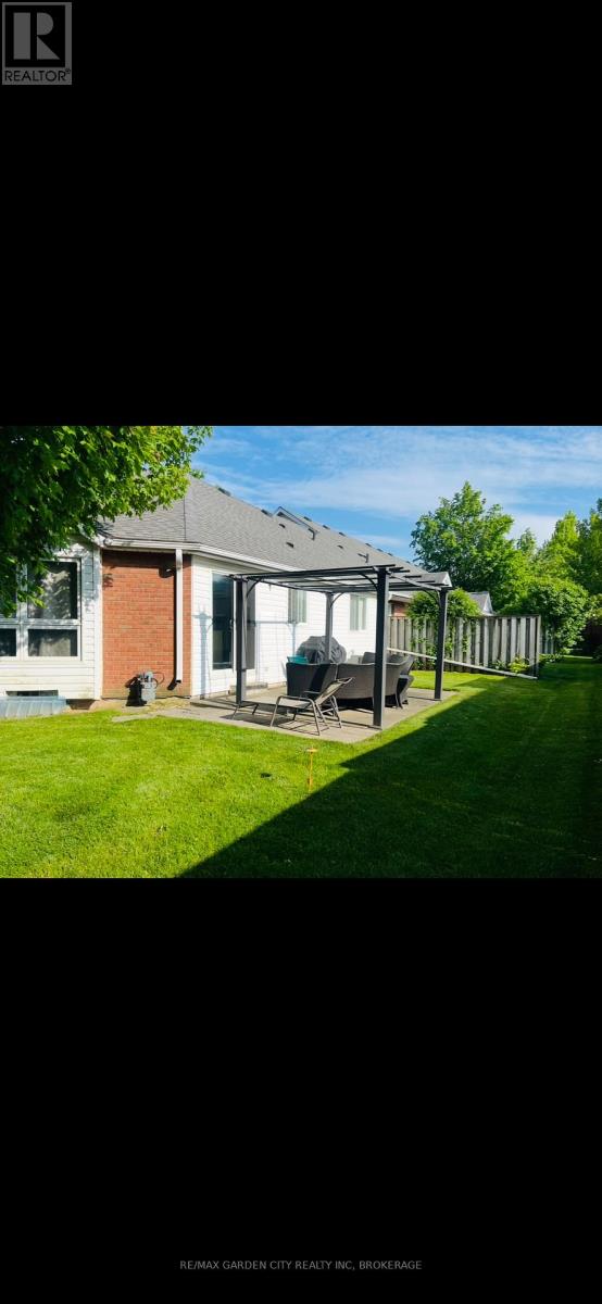 #4 7370 MONASTERY DRIVE - 19