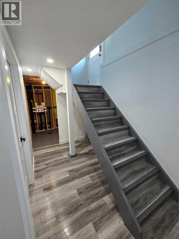 327 Rundleview Drive NE - 18