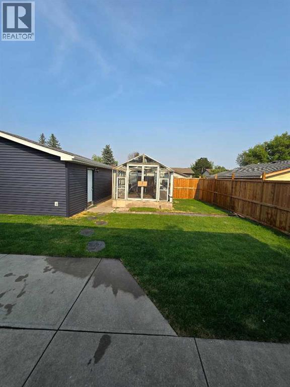 327 Rundleview Drive NE - 26