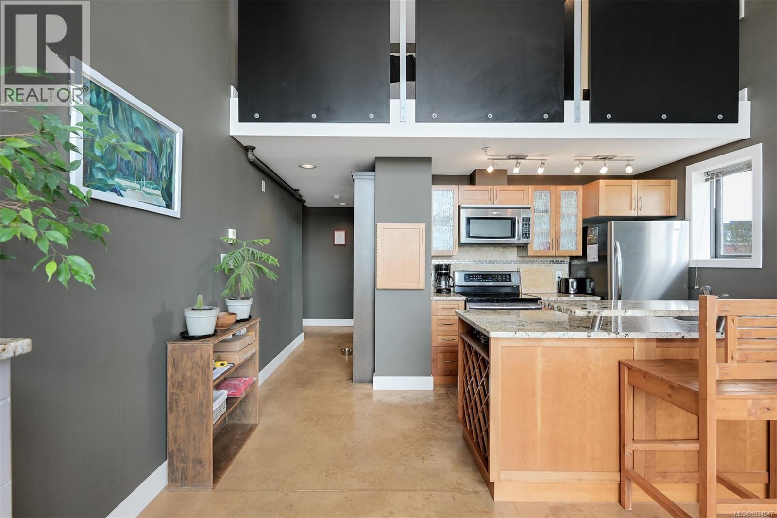 #401 555 Chatham St - 25