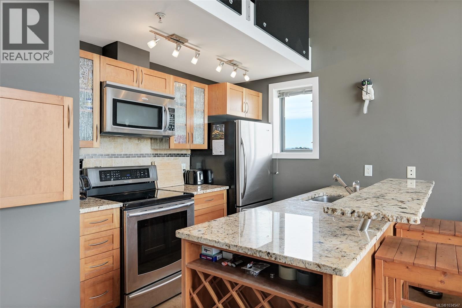 #401 555 Chatham St - 18