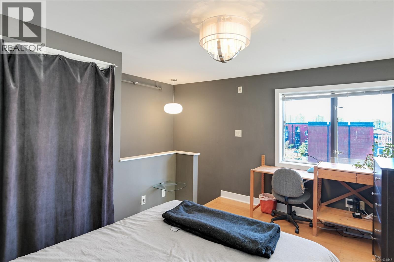 #401 555 Chatham St - 30