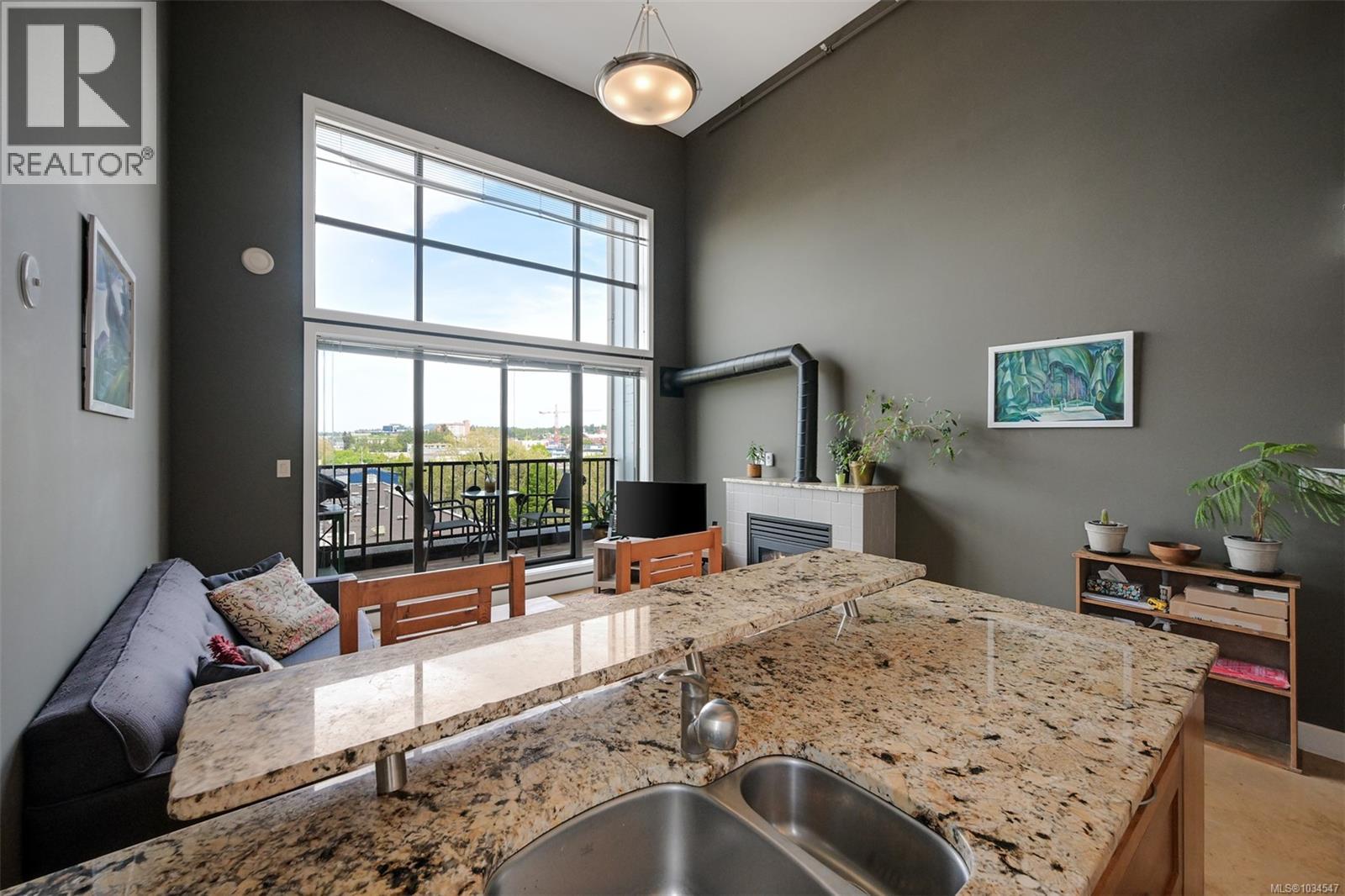 #401 555 Chatham St - 23