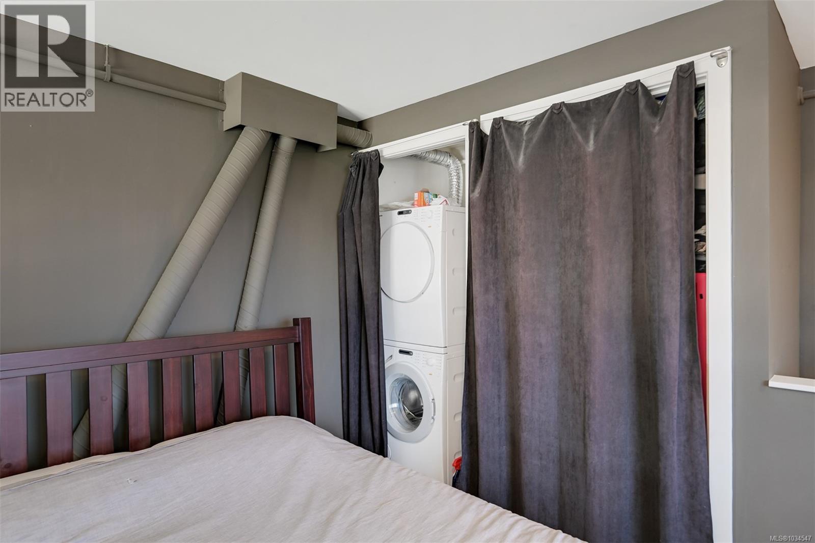 #401 555 Chatham St - 36