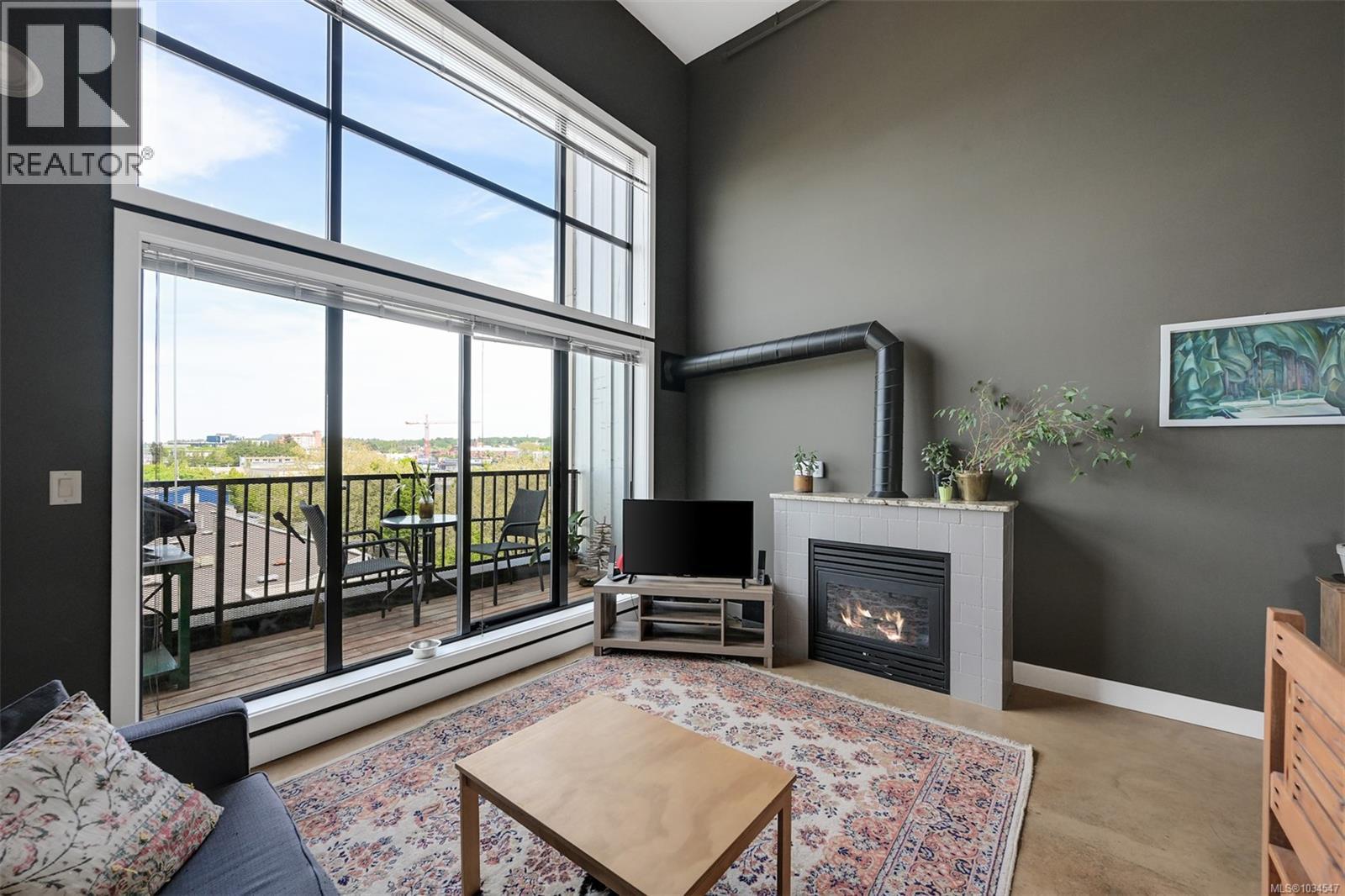 #401 555 Chatham St - 5