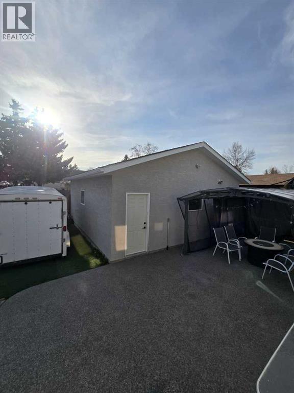 3503 48 Street NE - 28
