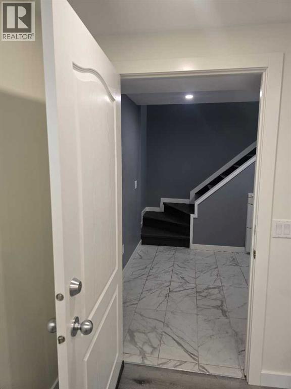 3503 48 Street NE - 18