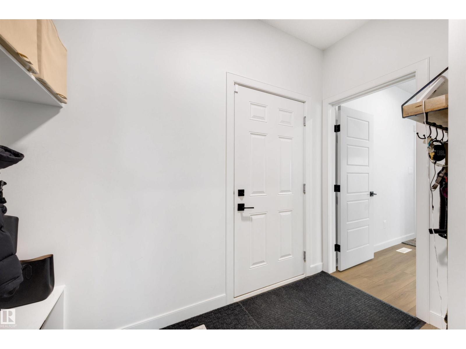 11987 34 AV SW, Edmonton