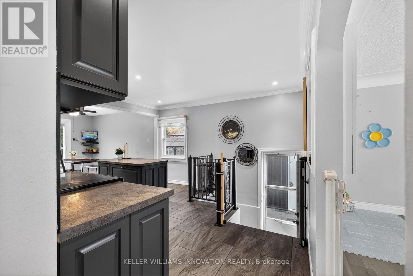 73 AVONDALE STREET - 11