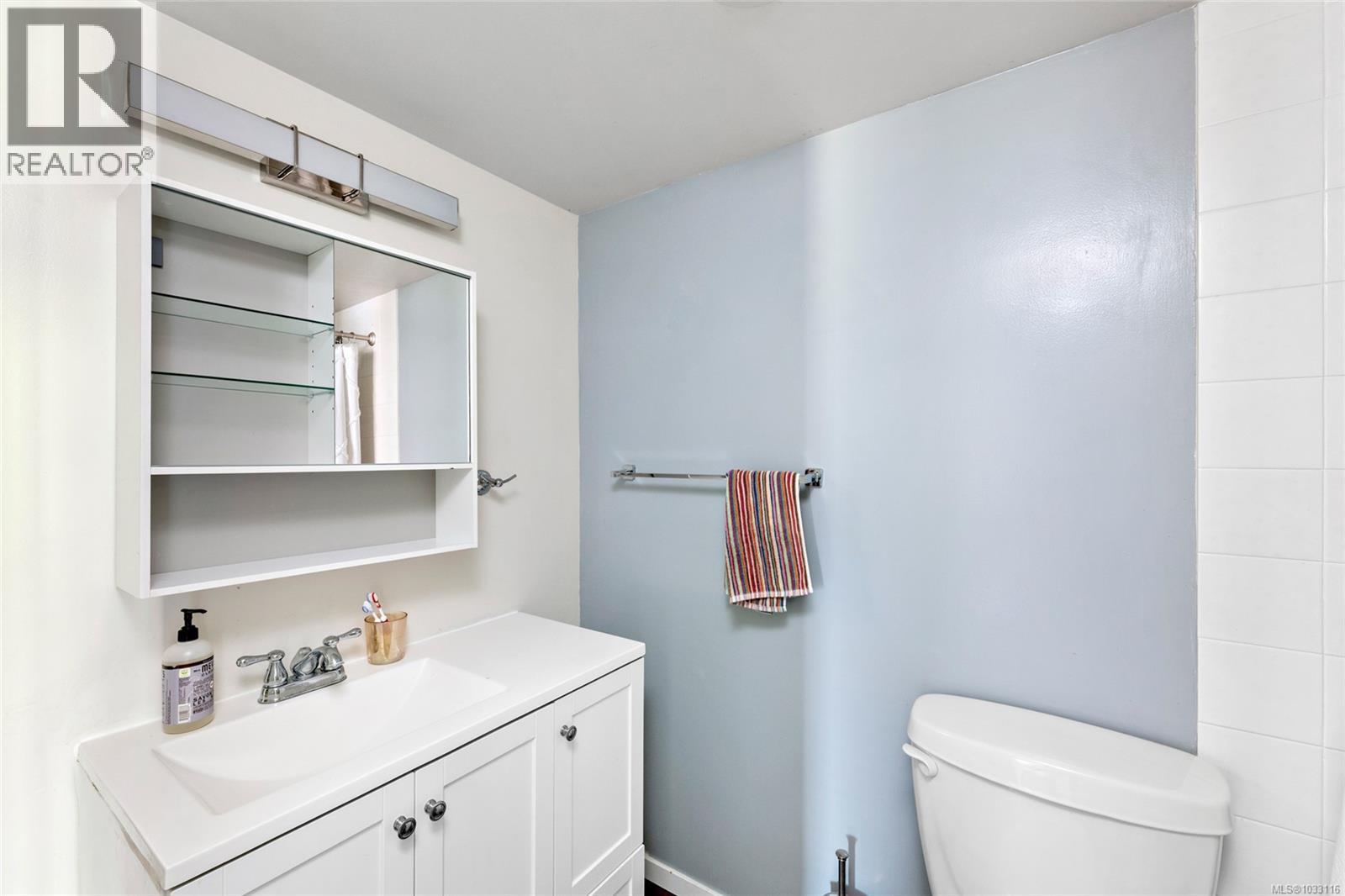 #205 1419 Stadacona Ave - 17
