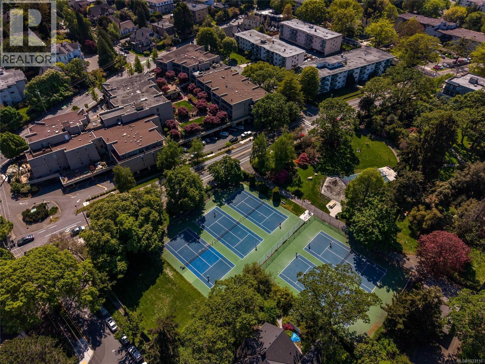 205 1419 Stadacona Avenue, Victoria