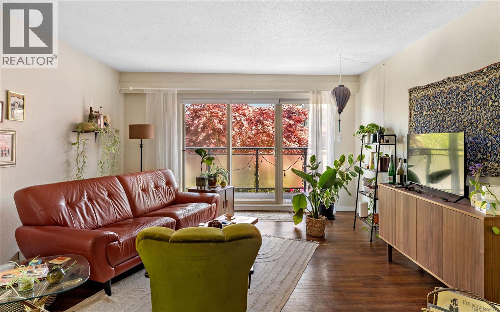 #205 1419 Stadacona Ave - 5