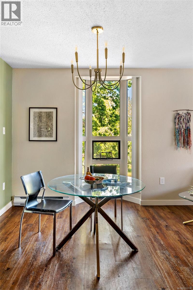#205 1419 Stadacona Ave - 9