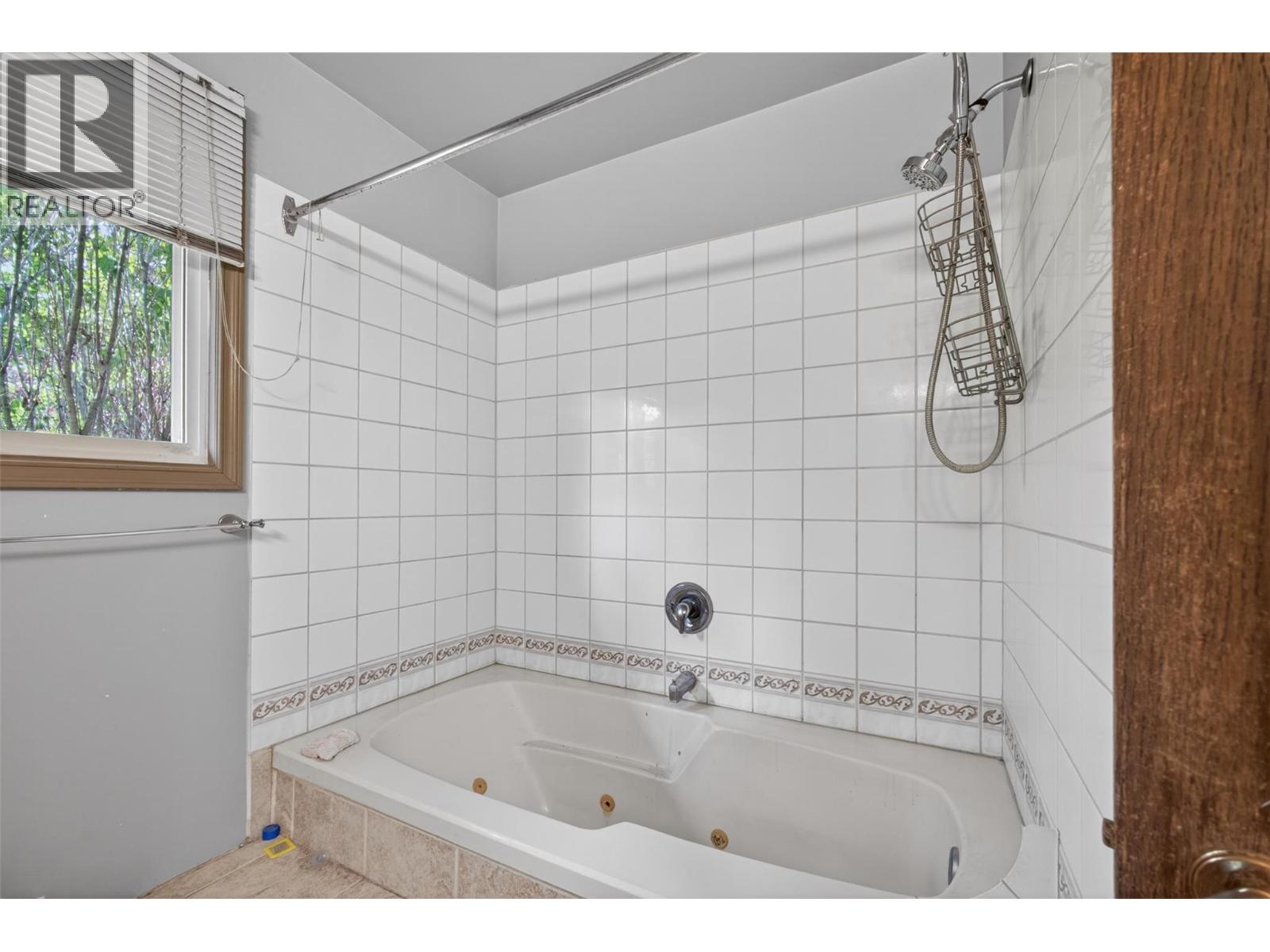 2647 Springfield Road, Kelowna