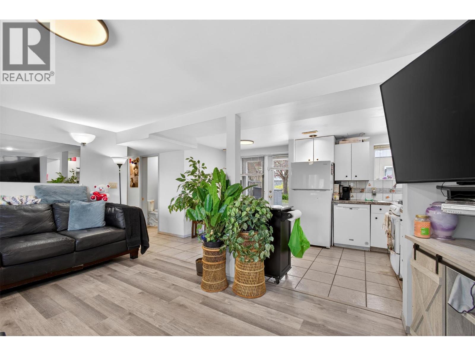 2647 Springfield Road, Kelowna