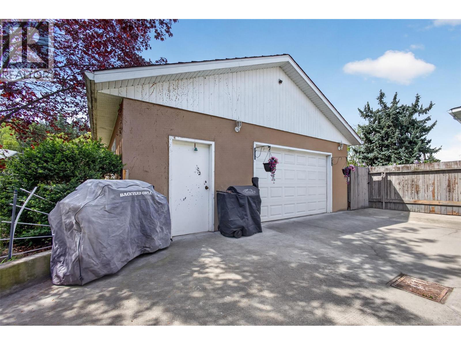 2647 Springfield Road, Kelowna
