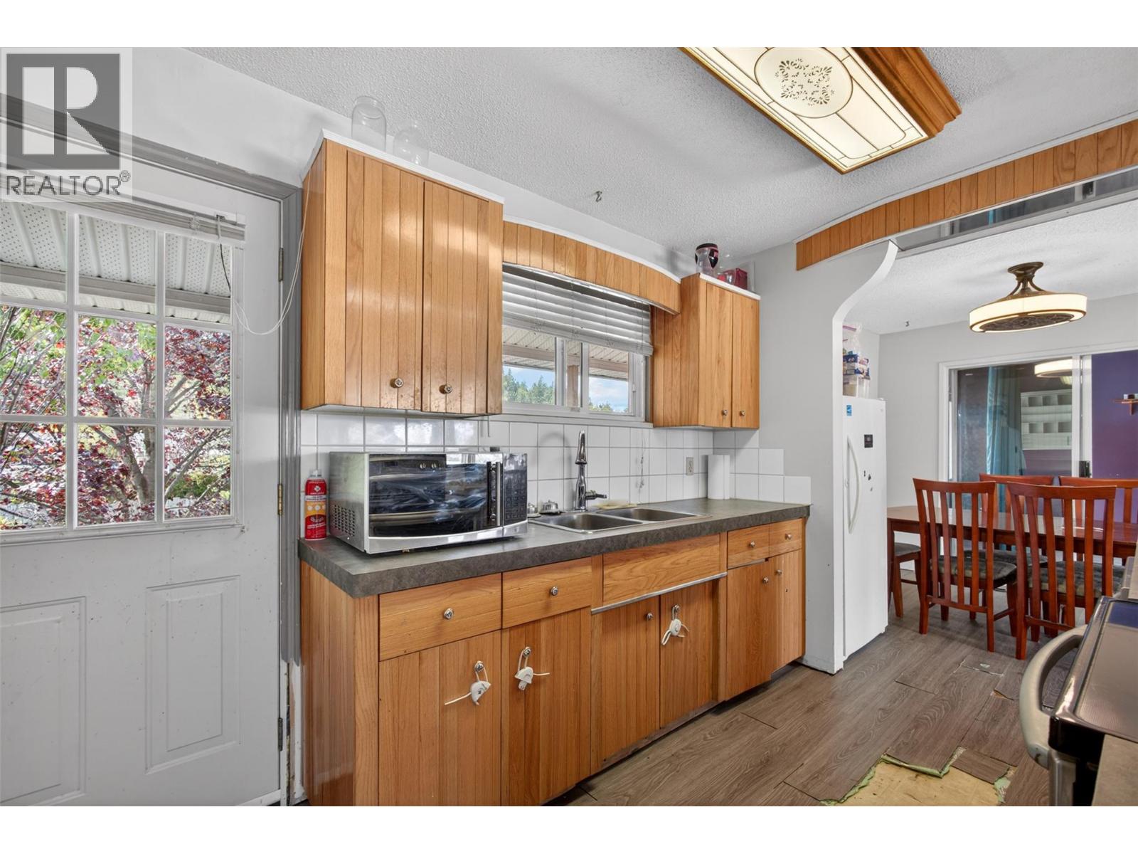 2647 Springfield Road, Kelowna
