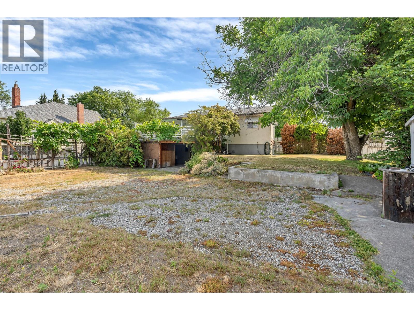 1049 Government Street - 24