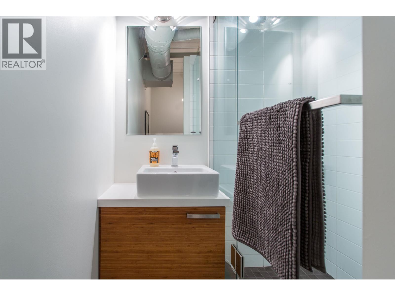 2 Bed, 2 Bath House for Sale in Vancouver – 303 55 E CORDOVA STREET, Vancouver - Image 3