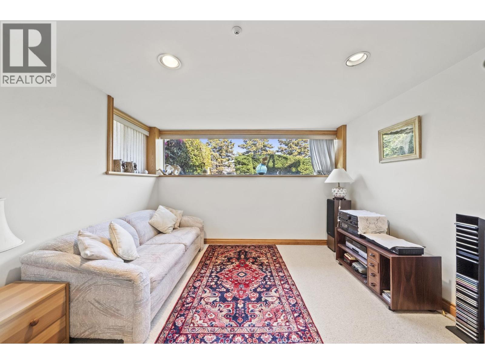 4233 QUESNEL DRIVE — photo 3