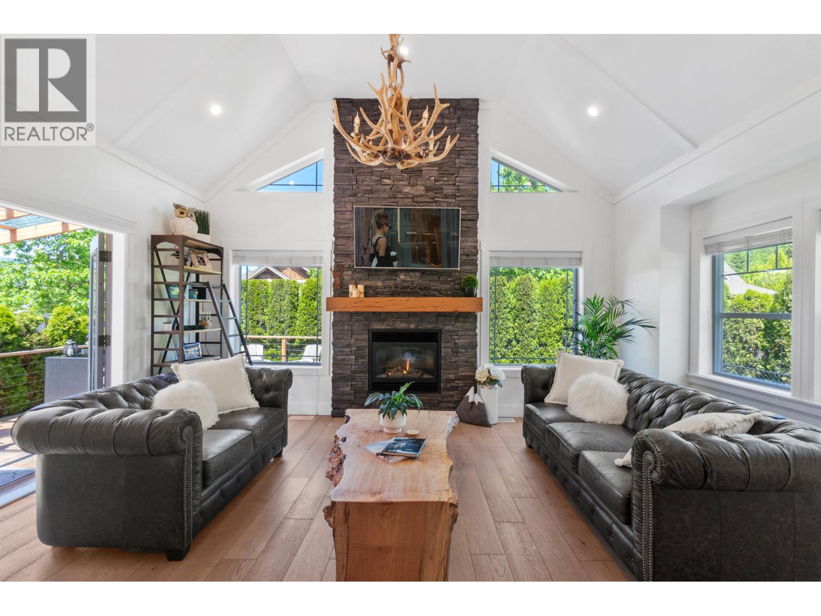2995 STRANGWAY PLACE, Squamish