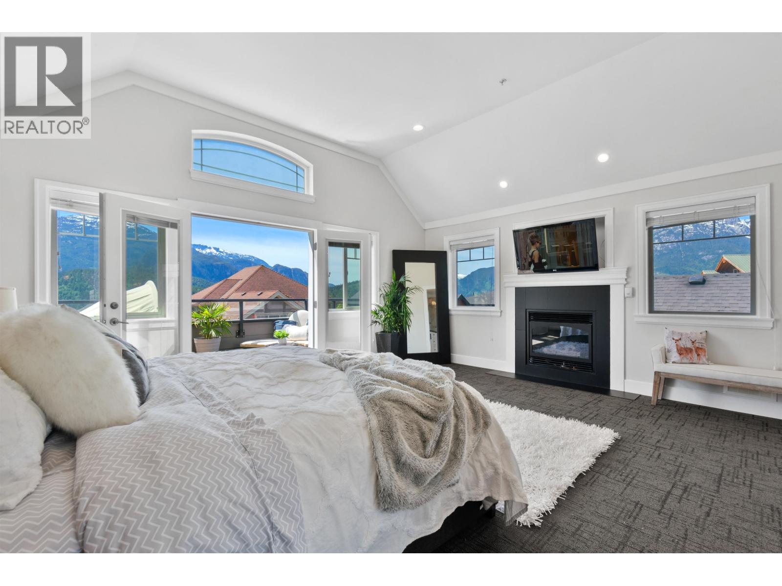 2995 STRANGWAY PLACE, Squamish