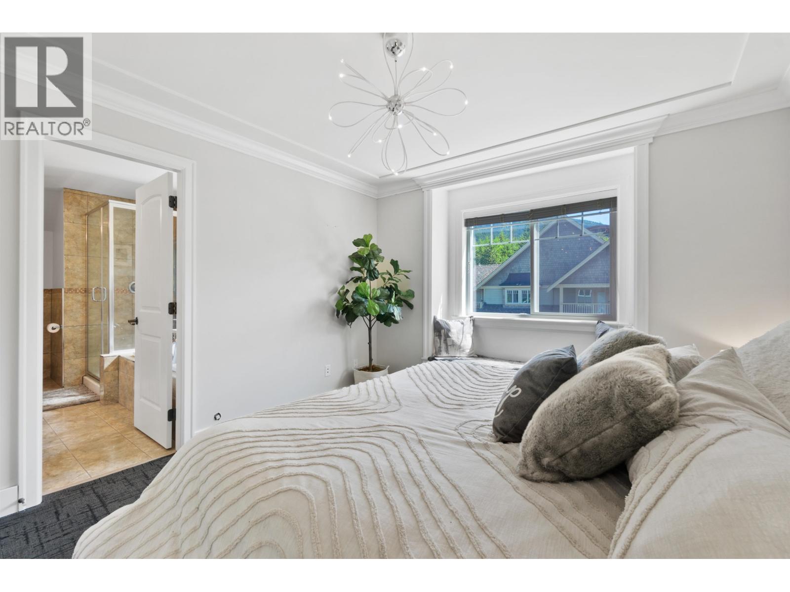 2995 STRANGWAY PLACE, Squamish