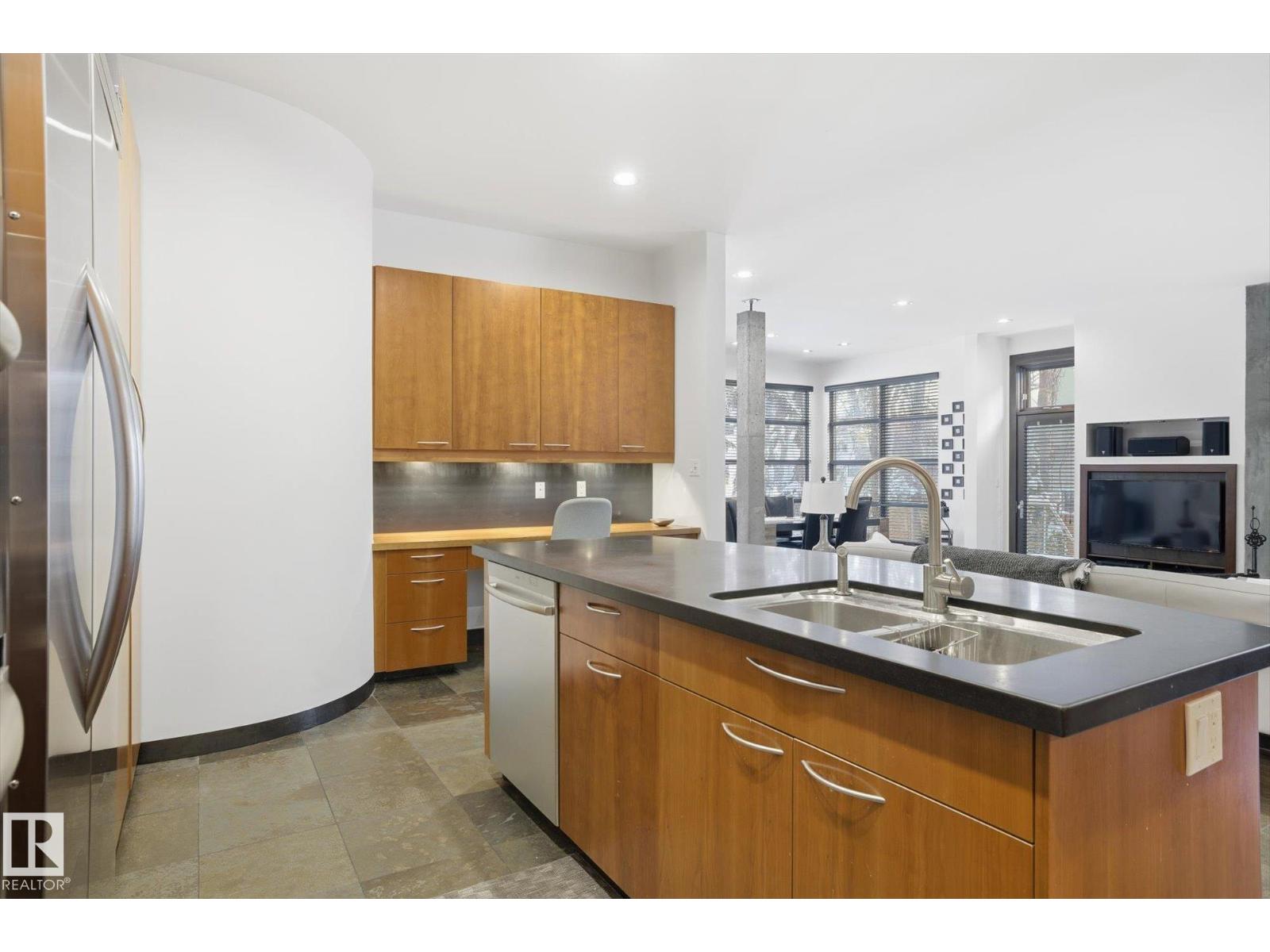 9012 98 ST NW - 20