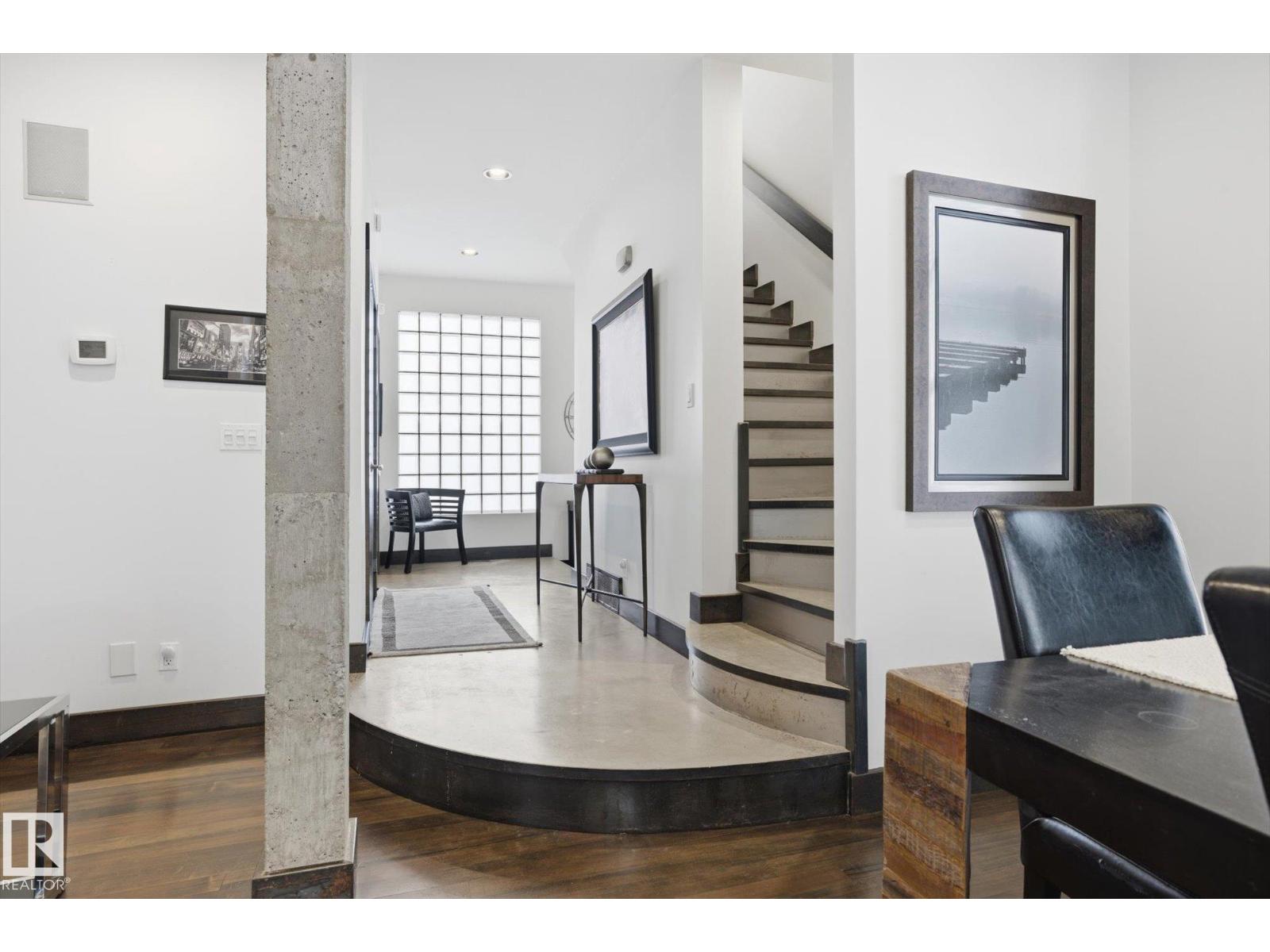 9012 98 ST NW - 23