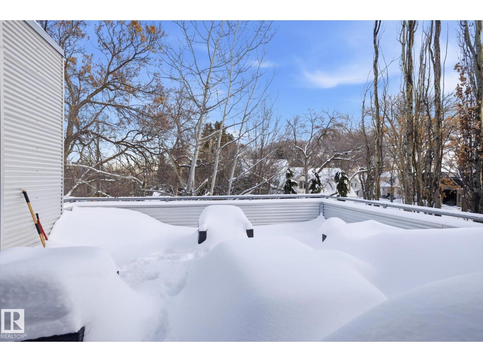 9012 98 ST NW - 33
