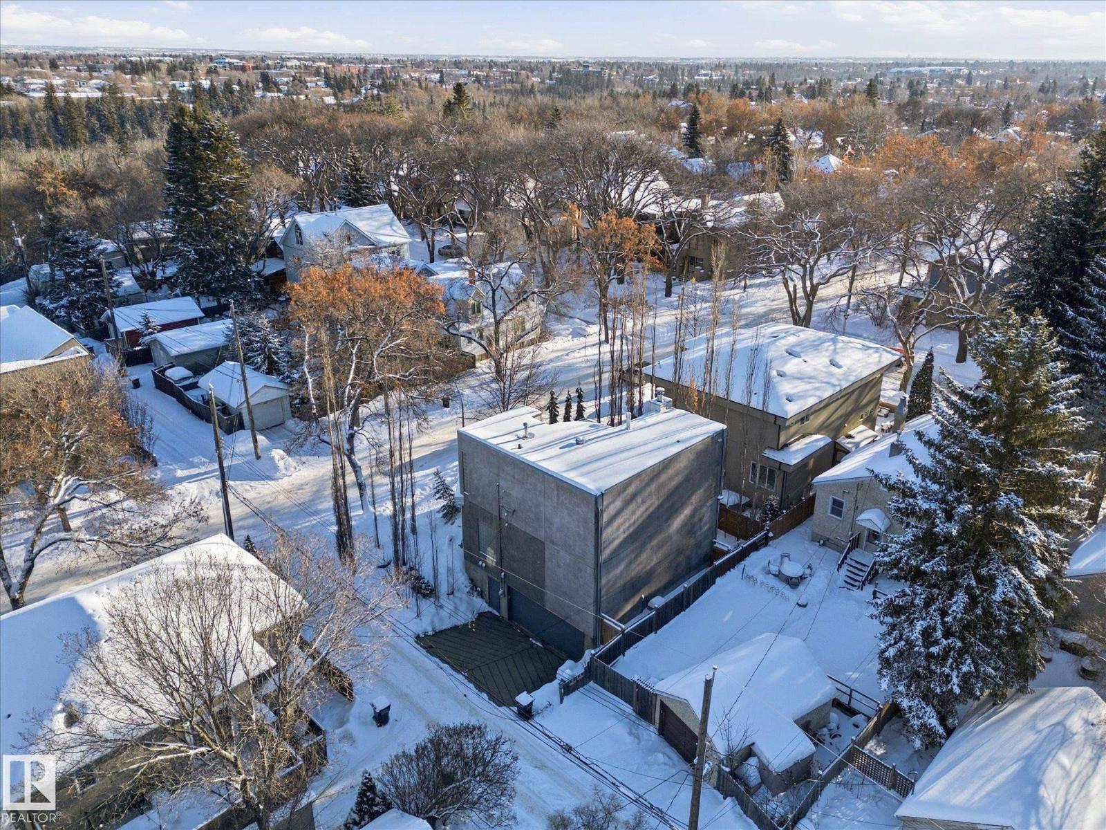 9012 98 ST NW - 49